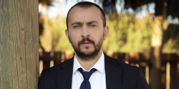 Ali Atay Age, Wiki, Biography, Wife, Height in feet, Net Worth, Tv Shows & Many More