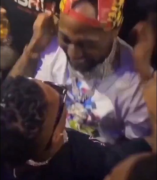 Fans excited after Wizkid and Davido hugged each other at a club last night (Video) - YabaLeftOnline
