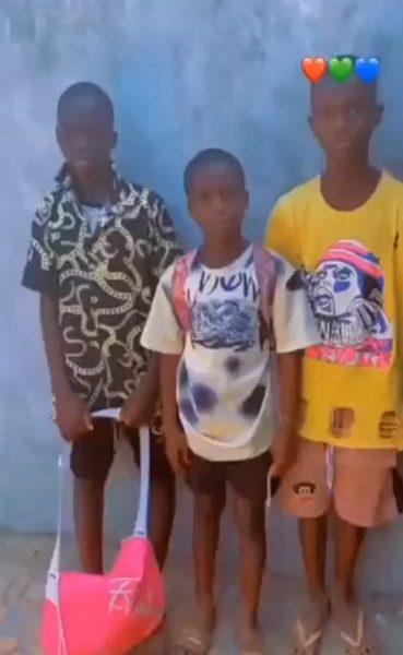 "We wan hustle, we wan do yahoo" - Three Teenagers tell a man after knocking at his gate in Edo State (Video) - YabaLeftOnline