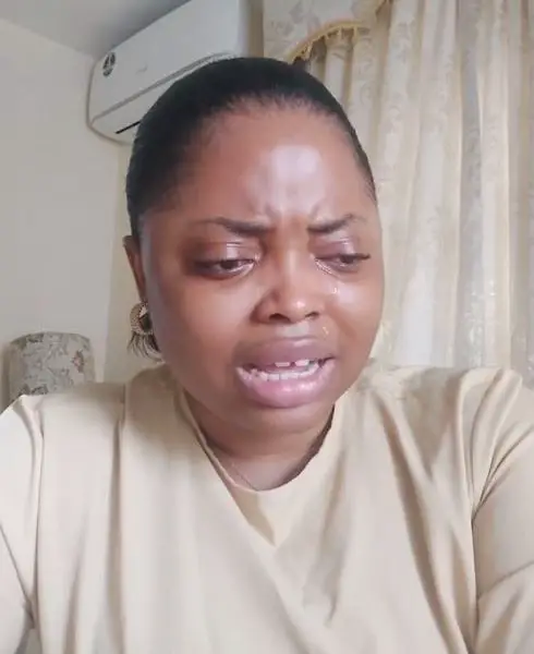 "I am tired" – Actress, Olayode Juliana burst into tears as she calls out Pastor Timi Adigun for allegedly taking control of her social media accounts (video) - YabaLeftOnline