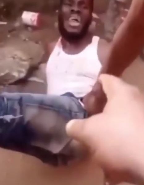 Nigerian man nabbed after digging a grave in his room and attempting to bury his victim alive (video) - YabaLeftOnline