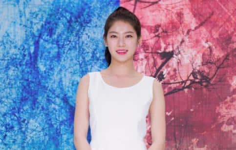 Gong Seung-Yeon Age, Wiki, Biography, Husband, Height in feet, Eye-color, Net Worth & Many More