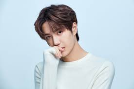 Wang Yibo (王一博) Age, Wiki, Biography, Wife, Girlfriend, Height in feet, Net Worth, Tv Shows & Many More