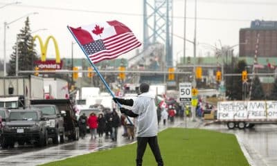 Canada border blockade clearing peacefully as police move in