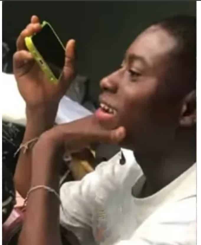 Ugly moment yahoo boy taunts white lady he scammed out of $3k; says she must sing ‘Zazuu’ lyrics to get her money back (video) - YabaLeftOnline