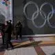 Buyers scramble to get scarce Beijing Olympics souvenirs