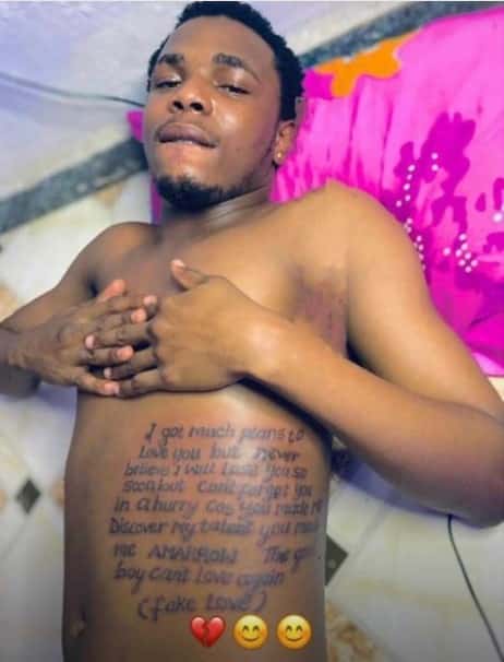 "The good boy can’t love again" – Heartbroken man tattoos lengthy note on his body after his girlfriend reportedly dumped him - YabaLeftOnline