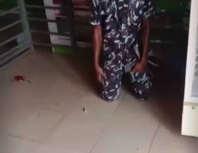 "In my life, I have never seen a policeman look this traumatized" - Man shares video of a police officer who hid in a nearby shop after gunmen k!lled three of his colleagues at a checkpoint in Enugu - YabaLeftOnline
