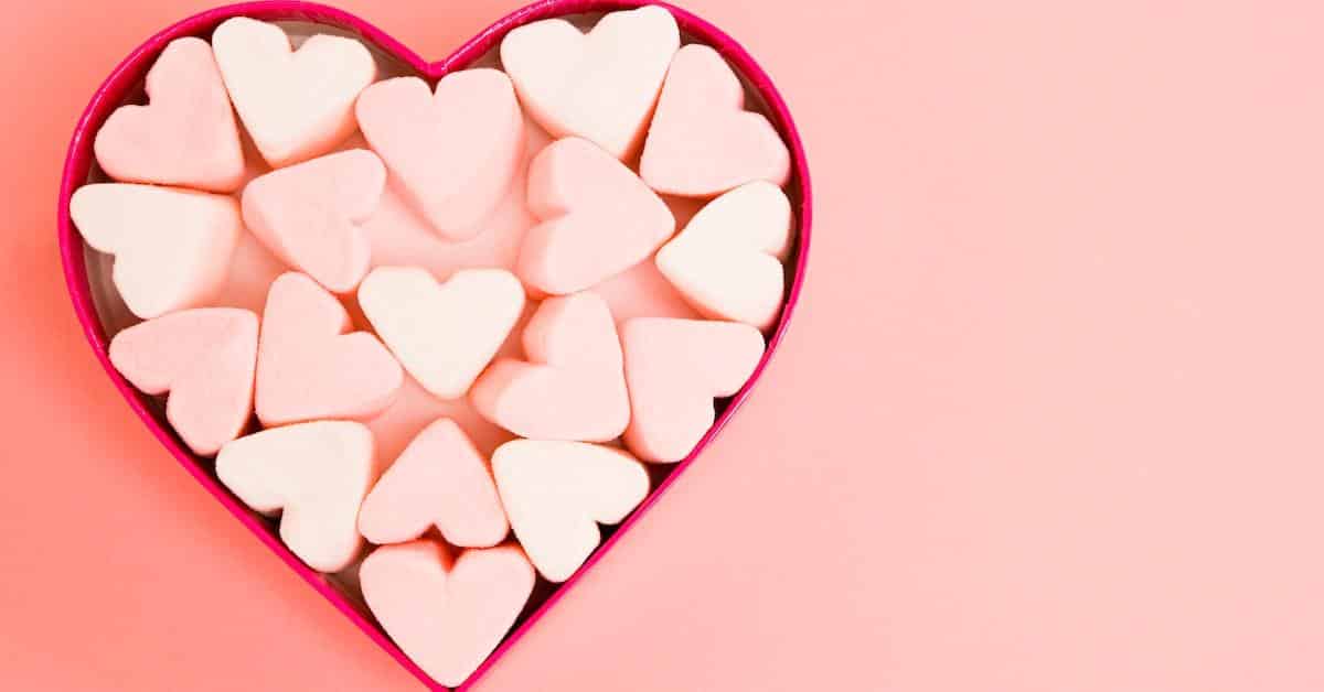 8 Alternatives to Candy for Valentine's Day That'll Leave Your S.O. Swooning