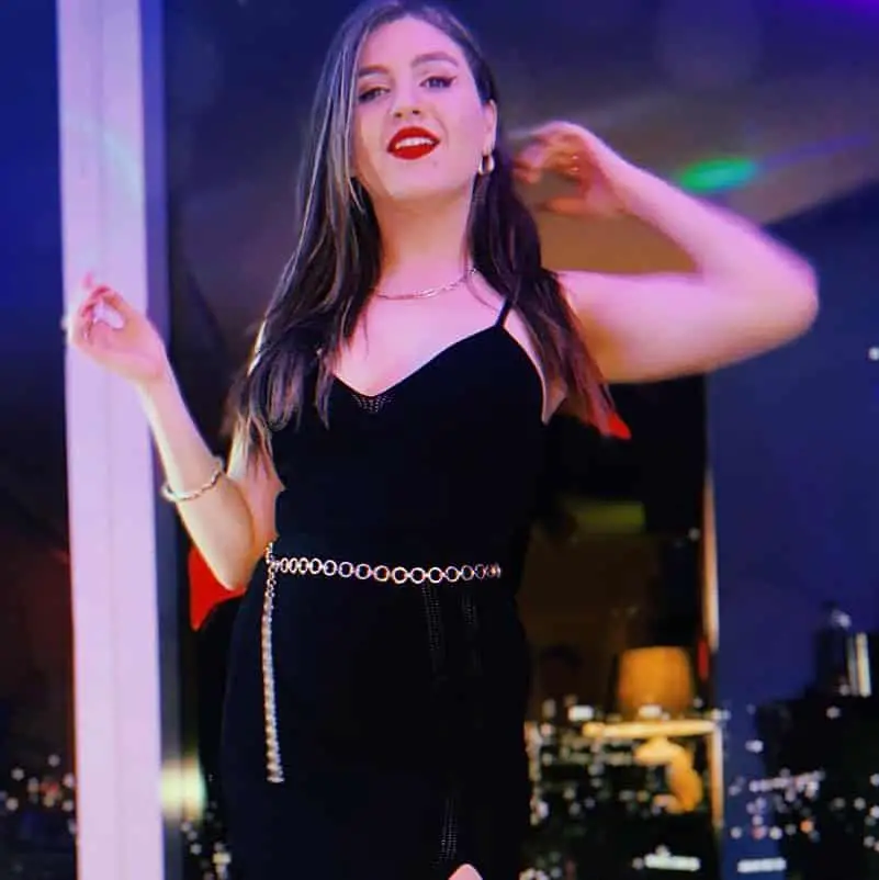 Esme Louise James (Tiktok Star) Wiki, Biography, Age, Boyfriend, Family, Facts and More - Wikifamouspeople